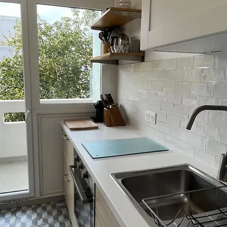 شقة Small Nest With View Of The Eiffel Tower باريس